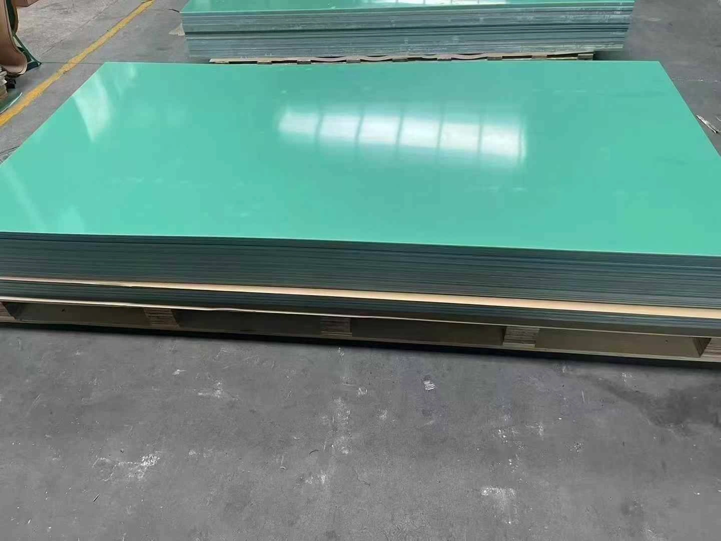 ¿Cuál es la verdadera diferencia entre el cartón FR4 amarillo con epóxi y el cartón FR4 verde?